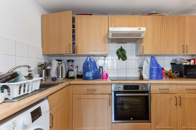 233-235 Kilburn High Road, London, NW6 7JN 15