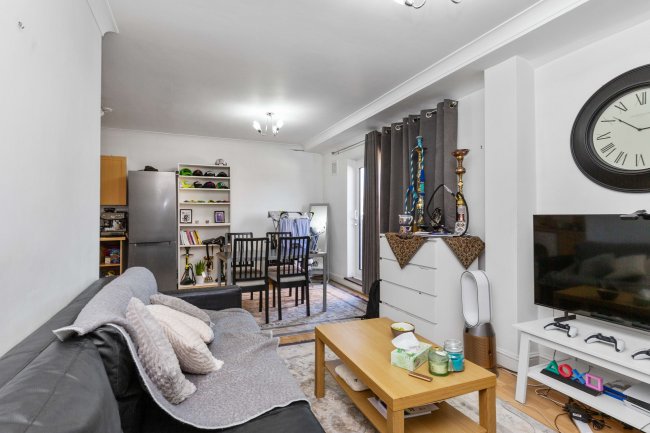 233-235 Kilburn High Road, London, NW6 7JN 15