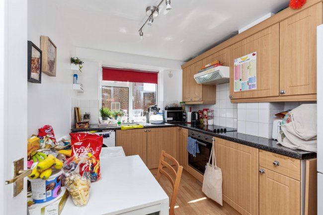 233-235 Kilburn High Road, London, NW6 7JN 15