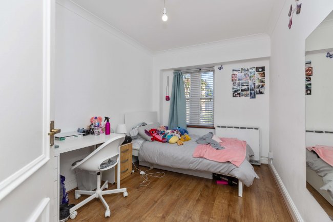 233-235 Kilburn High Road, London, NW6 7JN 15