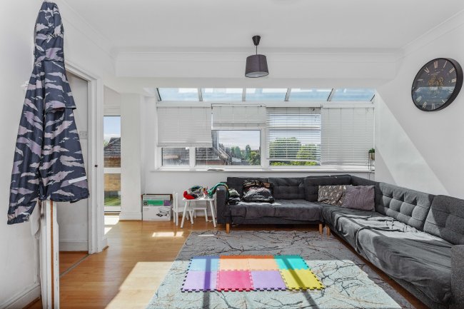 233-235 Kilburn High Road, London, NW6 7JN 15