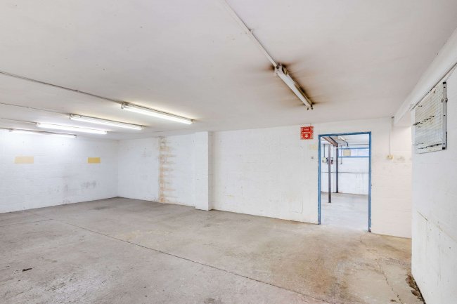 Units 4 & 5 Bulwark Industrial Estate, Chepstow, NP16 5QZ 6