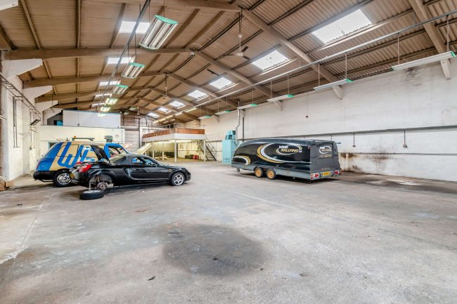 Units 4 & 5 Bulwark Industrial Estate, Chepstow, NP16 5QZ 6
