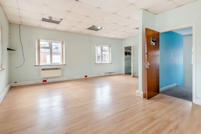 Units 4 & 5 Bulwark Industrial Estate, Chepstow, NP16 5QZ 6