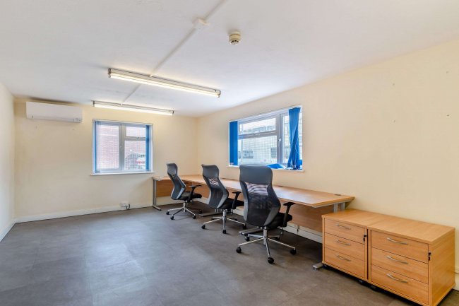 Units 4 & 5 Bulwark Industrial Estate, Chepstow, NP16 5QZ 6