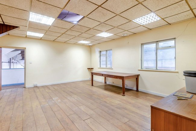 Units 4 & 5 Bulwark Industrial Estate, Chepstow, NP16 5QZ 6