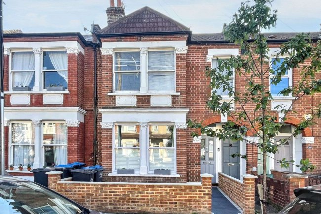 32a Hotham Road, Wimbledon, London SW19 1BS 9