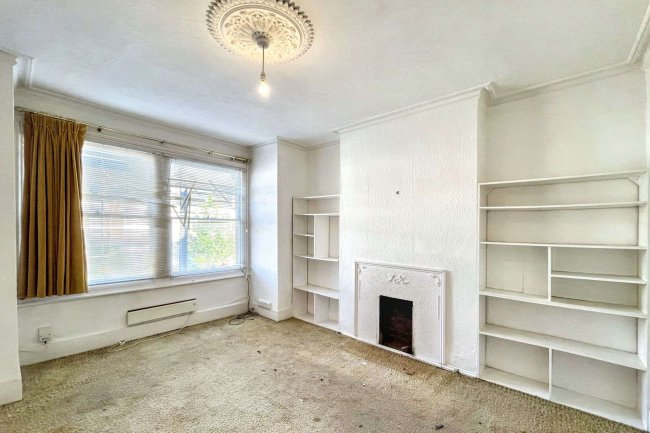 32a Hotham Road, Wimbledon, London SW19 1BS 9