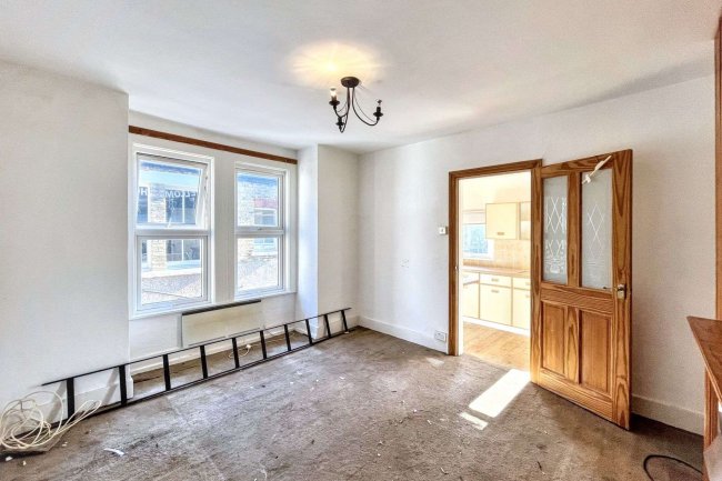 32a Hotham Road, Wimbledon, London SW19 1BS 9