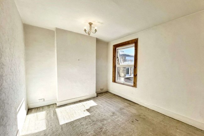 32a Hotham Road, Wimbledon, London SW19 1BS 9