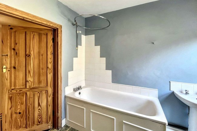 32a Hotham Road, Wimbledon, London SW19 1BS 9