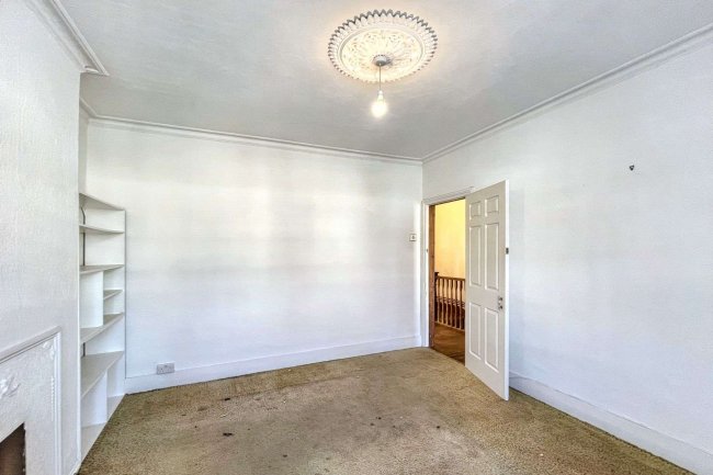 32a Hotham Road, Wimbledon, London SW19 1BS 9