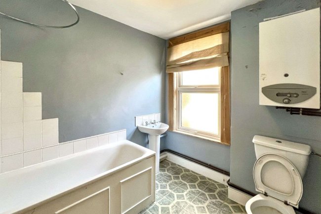 32a Hotham Road, Wimbledon, London SW19 1BS 9