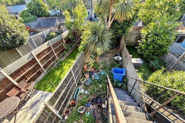 32a Hotham Road, Wimbledon, London SW19 1BS 9