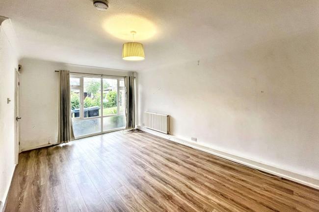 223 Turnpike Link, Croydon, CR0 5NW 5