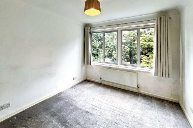 223 Turnpike Link, Croydon, CR0 5NW 5