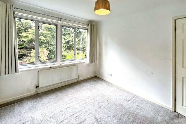 223 Turnpike Link, Croydon, CR0 5NW 5