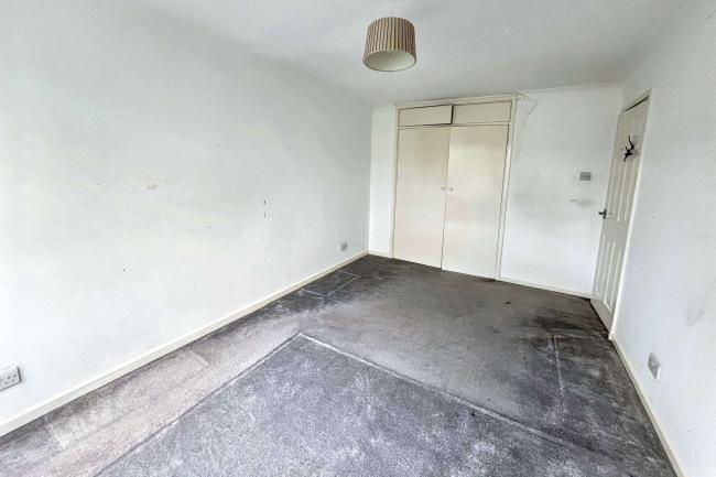 223 Turnpike Link, Croydon, CR0 5NW 5