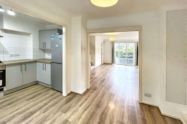 223 Turnpike Link, Croydon, CR0 5NW 5