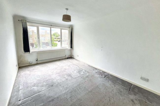 223 Turnpike Link, Croydon, CR0 5NW 5