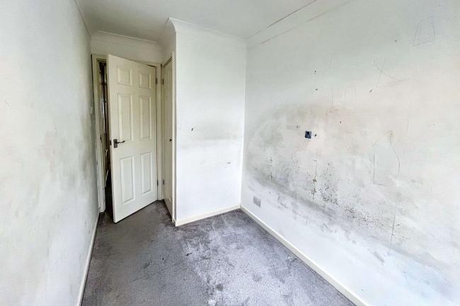 223 Turnpike Link, Croydon, CR0 5NW 5