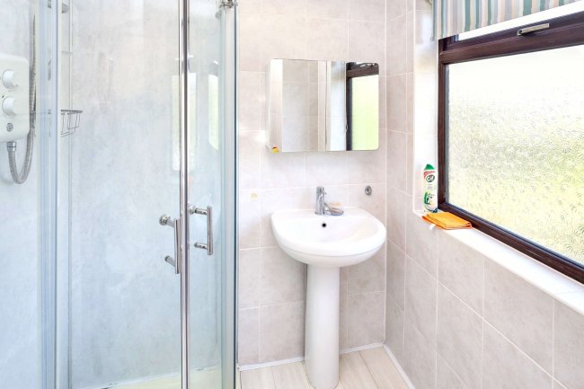 15 Keighley Road, Romford, Essex, RM3 8RB 4