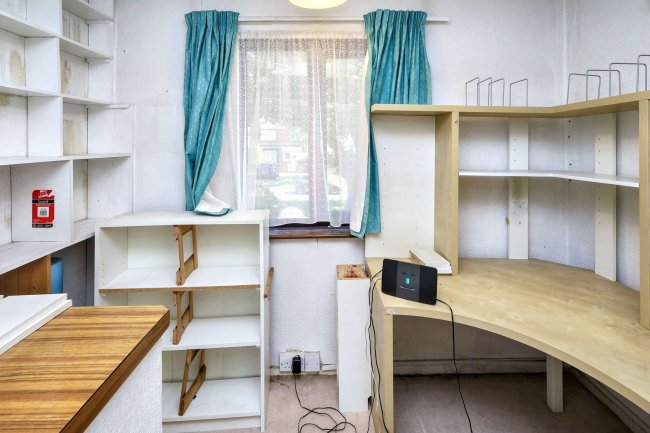 15 Keighley Road, Romford, Essex, RM3 8RB 4