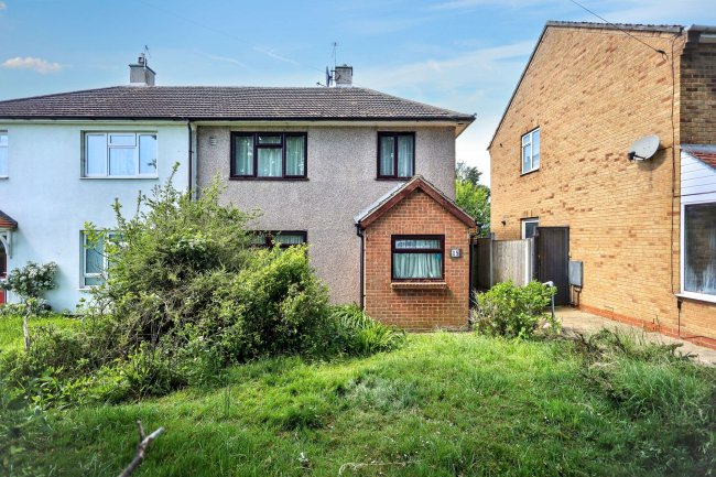 15 Keighley Road, Romford, Essex, RM3 8RB 4