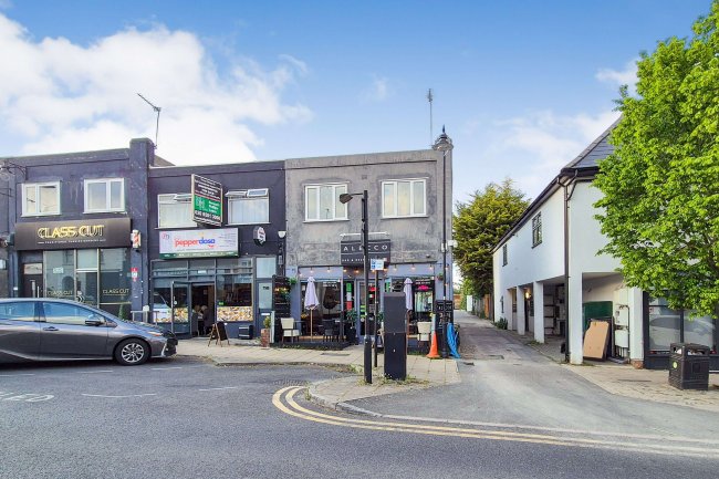 75 & 75C Queens Road, Buckhurst Hill, Essex, IG9 5BW 9