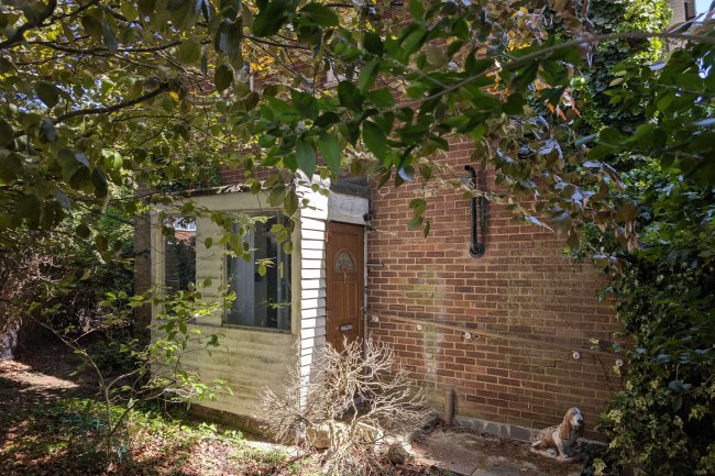 1 Leigh Drive, Romford, Essex, RM3 7YJ 2