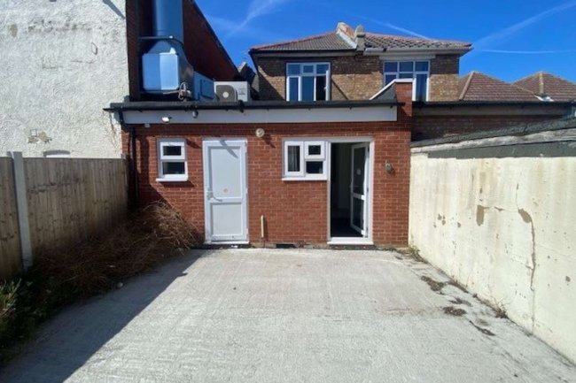 74 High Street, Clacton on Sea, CO15 6PW 1