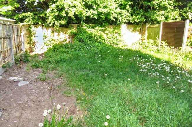 2 Greenbanks, Blackpool, Lancashire, FY2 0NZ 1