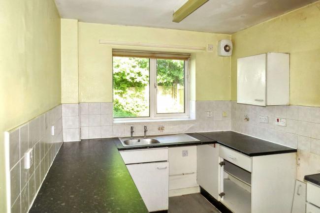 2 Greenbanks, Blackpool, Lancashire, FY2 0NZ 1