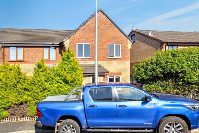 2 Greenbanks, Blackpool, Lancashire, FY2 0NZ 1