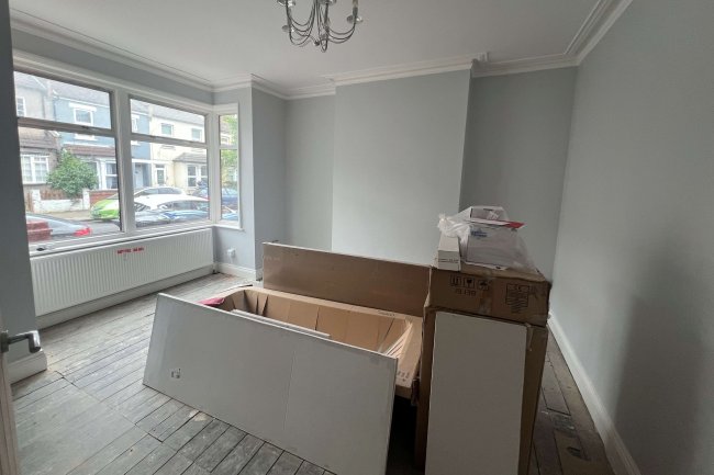 19 Poynter Road, Enfield, EN1 1DN 8