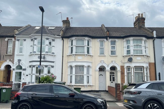 81 Sheringham Avenue, Manor Park, London  E12 5PF 10