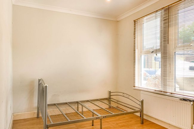 105 Coopers Lane, Leyton, London E10 5DG 8