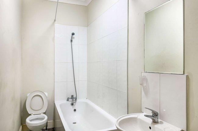 105 Coopers Lane, Leyton, London E10 5DG 8