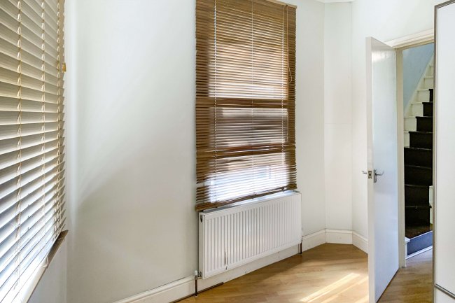 105 Coopers Lane, Leyton, London E10 5DG 8