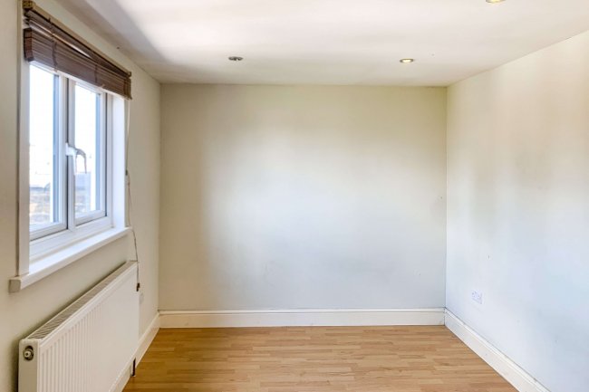 105 Coopers Lane, Leyton, London E10 5DG 8