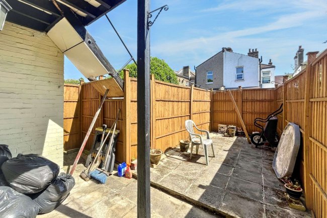 112 Lebanon Road, Croydon, Surrey, CR0 6US 8