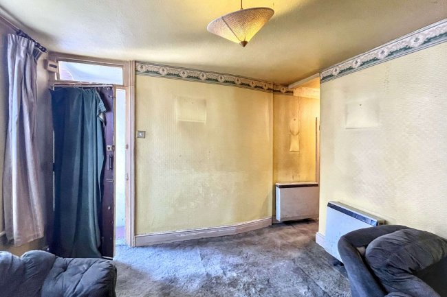112 Lebanon Road, Croydon, Surrey, CR0 6US 8