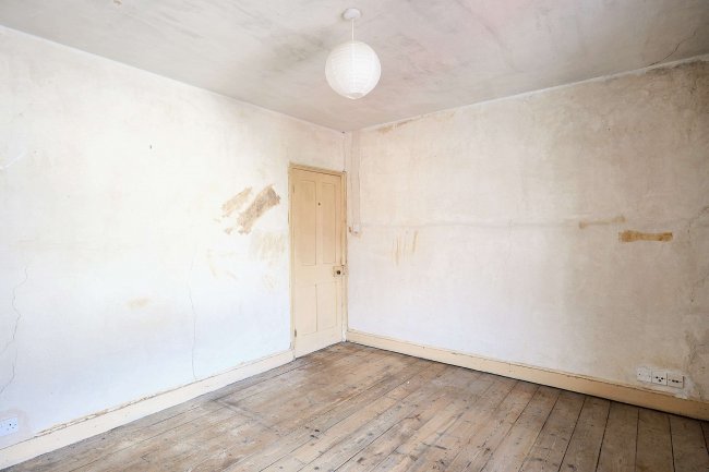 20 Gloucester Place, Littlehampton, West Sussex BN17 7AF 8