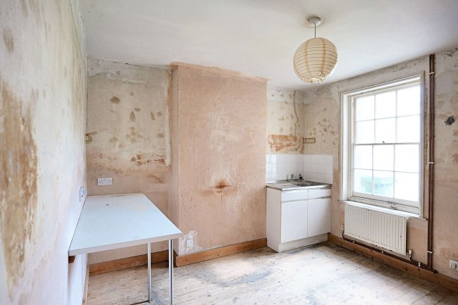 20 Gloucester Place, Littlehampton, West Sussex BN17 7AF 8