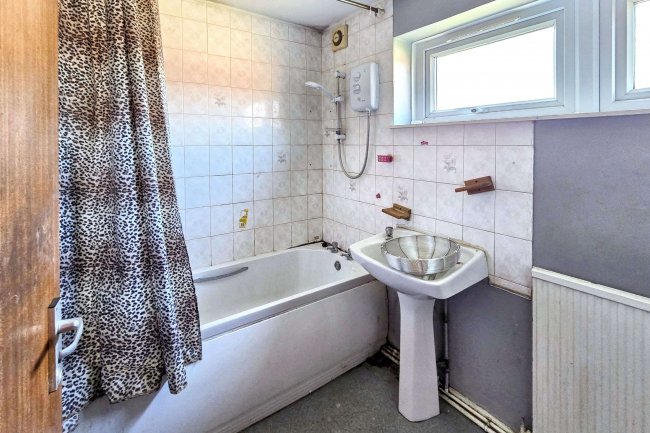 2 Salcombe Court, Plymouth Road, Scunthorpe, Lincolnshire, DN17 1XE 10
