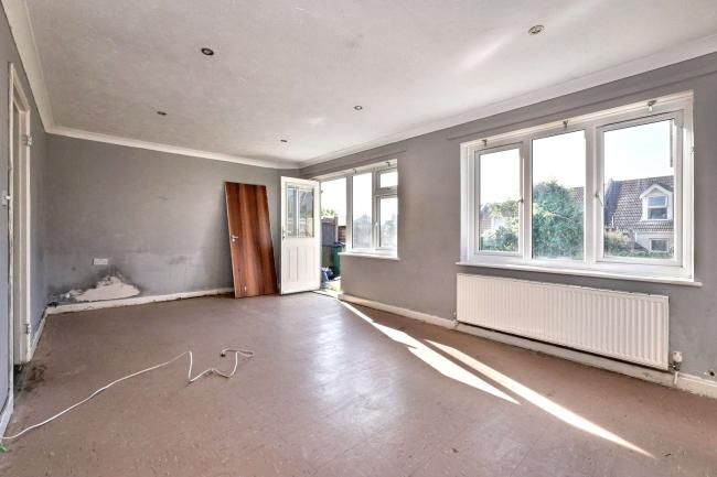 12 Shepway Close, Folkestone, Kent, CT19 5SJ 9