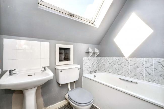 12 Shepway Close, Folkestone, Kent, CT19 5SJ 9