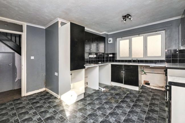 12 Shepway Close, Folkestone, Kent, CT19 5SJ 9