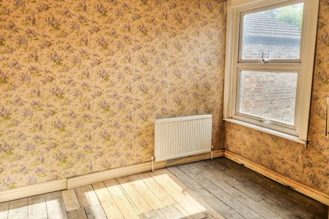 42 Greville Road, Walthamstow, London, E17 9HG 3