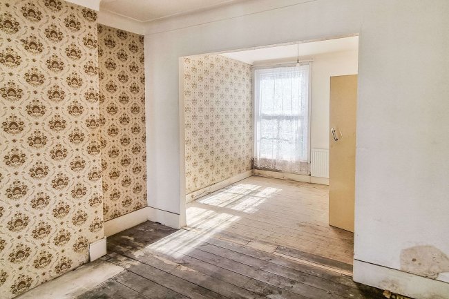 42 Greville Road, Walthamstow, London, E17 9HG 3